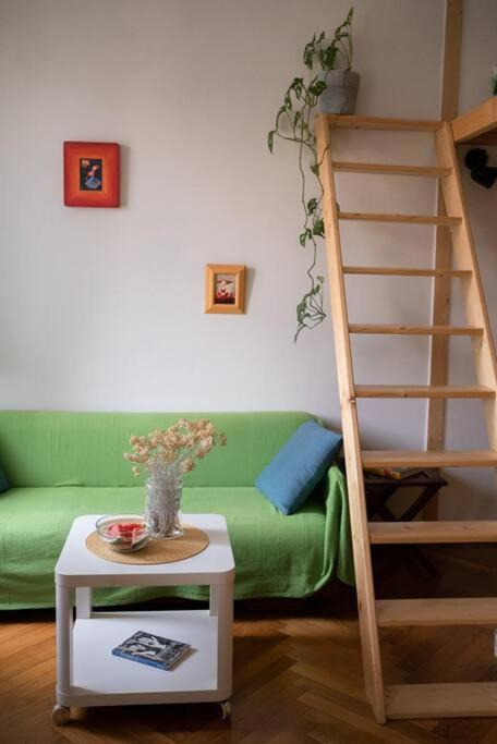 Apartamento Lovely Loft Studio W Patio & Garden Opatija Exterior foto